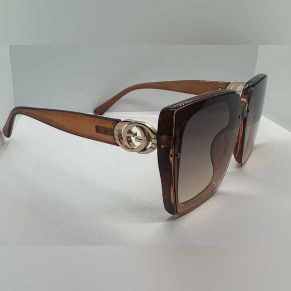NWT Trendy Oversized Square Brown Gradient Sunglasses | Chic Vintage Style UV400 Amber Striped Thick Oversized Square Gradient Sunglasses  main image 2